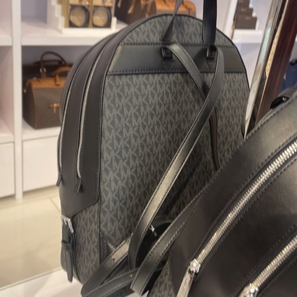 Michael Kors Jaycee Large Zip Pocket Backpack Black - Picture 8 of 16